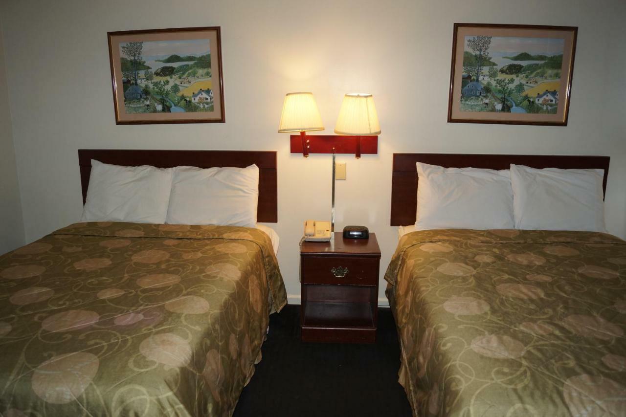 Country Squire Inn And Suites Coshocton 外观 照片